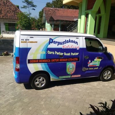 Bersikap apa adanya, jujur,  berdedikasi dan sabar