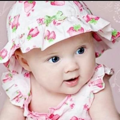 عزاؤنا أنَّها دُنيا نُودِّعها
وكل مَن سارَ فوق الأرض مُرتحل.
