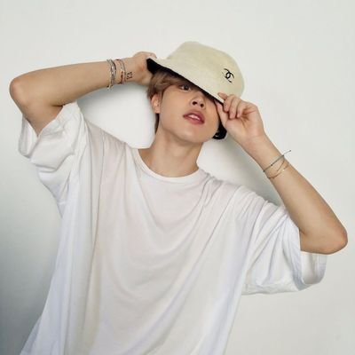 Jungkoo31306521's profile picture. BTS Army *Fan account*

                                                                      Bias: Jungkook(정 국)
나는 하나의 세계의 여왕이야 👸 
내 인생은 내 인생이야 감히 나를 방해하😈