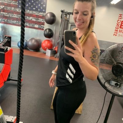 yooadrienne_'s profile picture. 