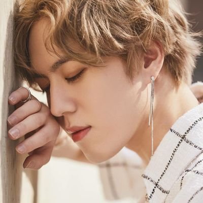 SumireGyeom's profile picture. it's like a deja vu baby, when i look in your eyes baby 💚🌼