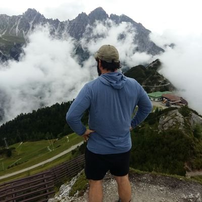00plenty's profile picture. ☘ Hiking, AVFC, Great outdoors ❤️  🏂  ⛰️ 🍻