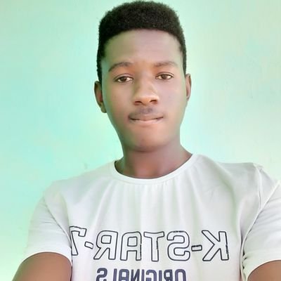 a_fukweni's profile picture. Proud supporter of Arsenal 🔴⚪