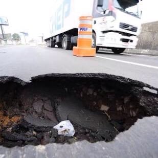 Somos uma marca de ultilidade publica. Informamos onde tem buraco, alagamento, meteorologia e ocorrências no Rio de Janeiro.