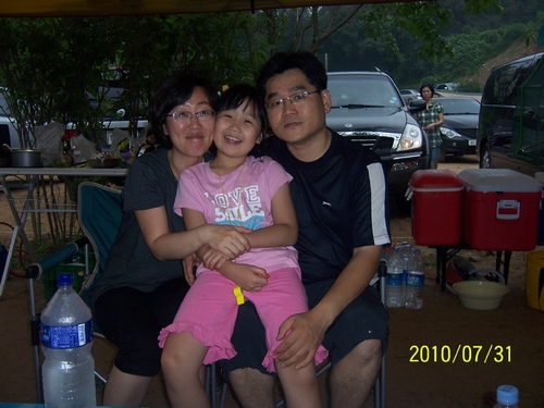 garisancamper's profile picture. 초등학교 딸아이를 키우는 그저 평범한 아줌마입니다. 오랜 직장생활끝에 아이와 함께 하고 싶어 직장을 최근에 그만두었지요. 세상에서 가장 행복하지만, 제일 힘든 일이 아이 키우는게 아닐까 싶네요. 가족과 함께 행복하고 싶은 한 아줌마입니다.