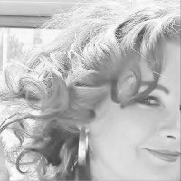 Elif Konur (@elifingemisi) Twitter profile photo