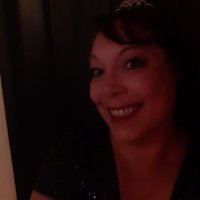 Heidi Henderson - @Heidi74Heidi Twitter Profile Photo