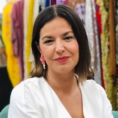 Fundadora de ASOMBROSA: inspiración para mujeres que deciden. Experta en marketing, Mentoring y transformación digital en ATENERVA. #MIBer