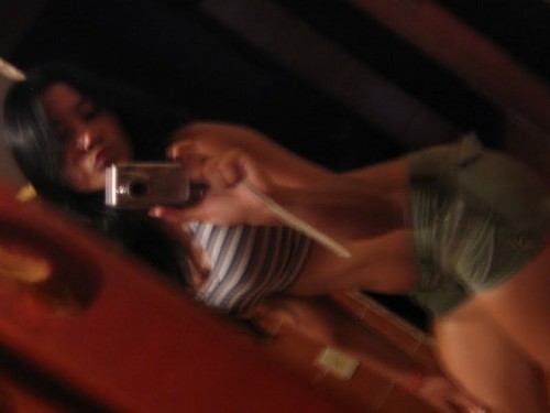 Deynhaa1's profile picture. Se aprende a amar não quando se encontra a pessoa perfeita, e sim quando se aprende a crer na perfeição de uma pessoa imperfeita.