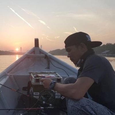 paklanbridge's profile picture. The bottom jigger