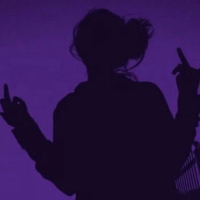 EcHPyrWeFHYi9EJ's profile picture. 