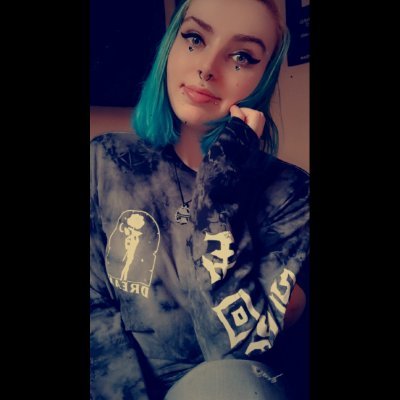 23 // Twitch Affiliate streamer // Pc games // Nekoweabo //