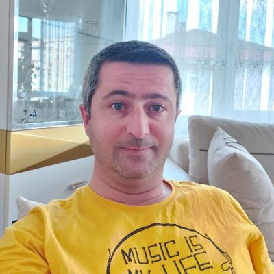 serdembas8181's profile picture. « İnsanlar başaklara benzer. İçleri boşken başları havadadır, doldukça eğilirler.. »

Michel de Montaigne