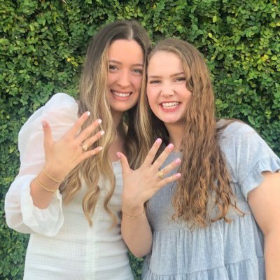 lisatinley's profile picture. it might be a dealbreaker if you don’t know what vine I’m referencing 🤪