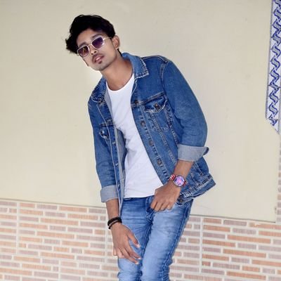 किसी को घर मिला हिस्से में या कोई दुकान आई, मैं घर में सबसे छोटा था मेरे हिस्से में माँ आई। :)
😘Sartaj😚Badshah 😍 😢😢😢😢😢