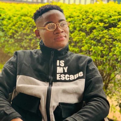 abetozilabiodun's profile picture. We like to act tough 🧐 what we do it for 😒