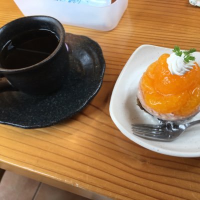 eejpCnY6pAGeqP7's profile picture. 落ちこぼれ大学生 / 好きなもの 酒, 数物 / 趣味 ランニング, 読書, アニメ鑑賞, ソシャゲ