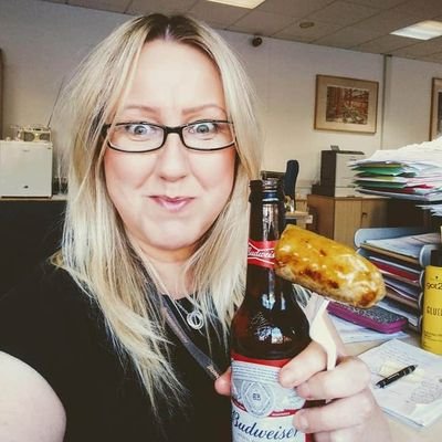 JenniferFello14's profile picture. 