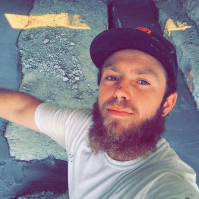 capilllla's profile picture. Bay Area born-  1998 ⚖️