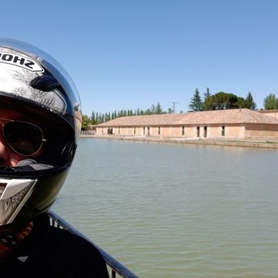 Davides210's profile picture. Siempre me ha gustado llevar la contraria...