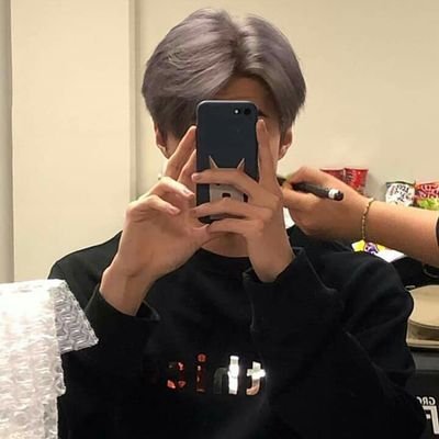 Robert77344341's profile picture. 