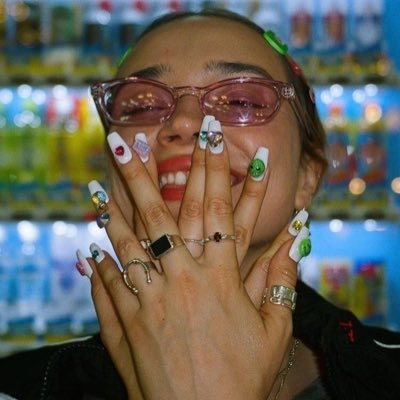 violett________'s profile picture. LUC’ 21