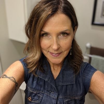 comms guru w/passion for writing, creating connections & building lasting relationships; 25+ yrs vegan; world traveler who lives life w/flair, love & laughter!