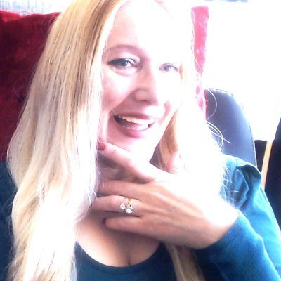 Writer, Doctoral Student in Consciousness Research at @CIIS_SF @FilmIndependent https://t.co/BvSmJj43ca #EndCapitalism To each according to their need