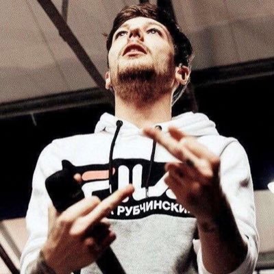 sourentertainer's profile picture. #𝐋𝐎𝐔𝐈𝐒: chicken and chili! pew pew pew