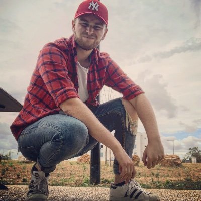 MaximeMornet's profile picture. Et merde j’me suis encore perdu!