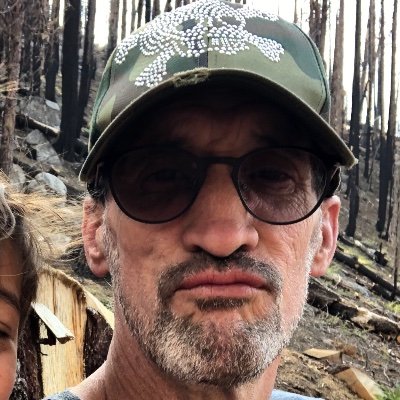 Queer geographer. Sole parent to three awesome surfer kids. Citizen of the un-United States and the Republic of California.