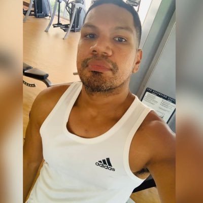 julioccast83's profile picture. 