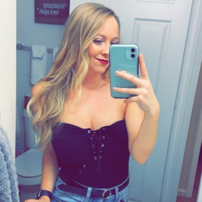 ELucz3's profile picture. •Tov Meod• USI Women's soccer Alum⚽️