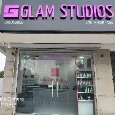 A unisex salon where all your beauty needs taken care of under one roof, providing complete cosmetic treatments for men & women. Have a great salon experience.