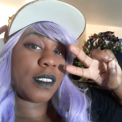 She/Her🎀Thugdere🎀Artist🎀Cosplayer🎀Lover of Rando Knowledge🎀Pun-Funatic🎀#BLM🎀ConChair @khromakon 🎀