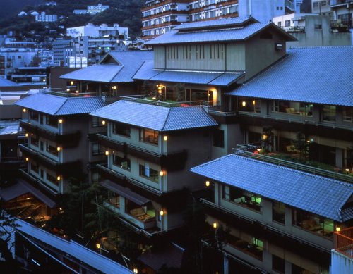 熱海の温泉旅館『大月ホテル和風館』フロントスタッフがお得な情報から街の情報、趣味など多彩につぶやきます。