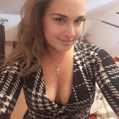 Mein Name ist Amandi... ich bin 32 Jahre alt ....ich komme aus Österreich und mache Musik... Ich hoffe euch gefällt es... LG eure Amandi