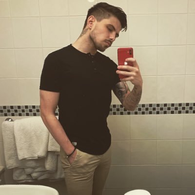 C_pizz96's profile picture. 23 but feel 70