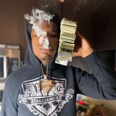 da real yungin
#00housingAuthority🏚0️⃣0️⃣ #00general Instagram...@_lilyunginz
#AMG