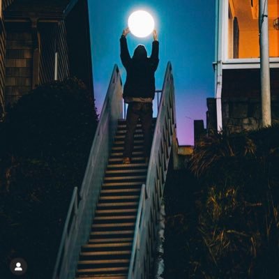 Youningya's profile picture. 轻吻这个世界，爱自己，爱他人。