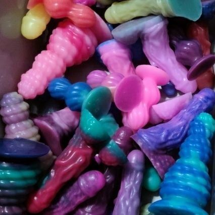 FreekyFantasies's profile picture. Premium body safe silicone toys, all 100% handmade by your favorite porn star... @BrookeDillinger