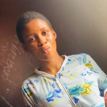 theegloria's profile picture. Idk