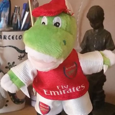 mwea_g's profile picture. A history-loving scientist, who makes stuff with  yarn & beads, and may be a little obsessed with certain sports.  All-round fascinating personality, really! ;)