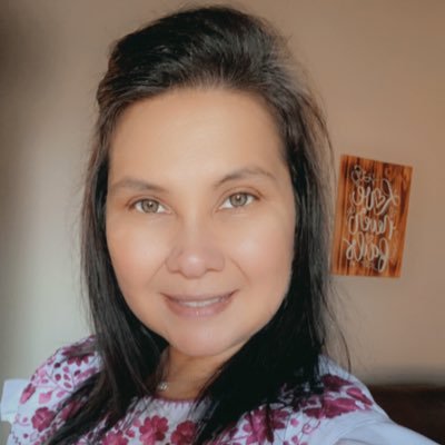 Mom of 3 awesome young adults!
Wife of an amazing man after God's heart!
Daughter of the King