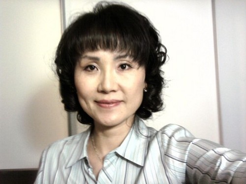 종손외며느리 23년째 시부모님함께 살고 있습니다 모든일에 적극적인 어머니상 ...아들만 삼형제 대 식구 입니다.분당에 있는 만나교회 집사^^