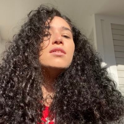Daniiaaa4's profile picture. cynical and political