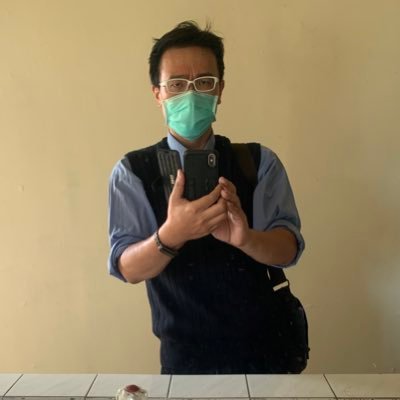 jejeinin's profile picture. 你的價值觀可以跟我不同，我尊重！ 你的生活習慣可以跟我相反，我接受！ 你的意見可以跟我大相逕庭，我理解！  但，這所有的一切都必須建立在事實之上！  硬把對的說成是錯的，那叫為反對而反對！ 硬把錯的說成是對的，那叫顛倒黑白！  一旦沒有了事實的底線，那你的存在就是垃圾般的令人不耐！