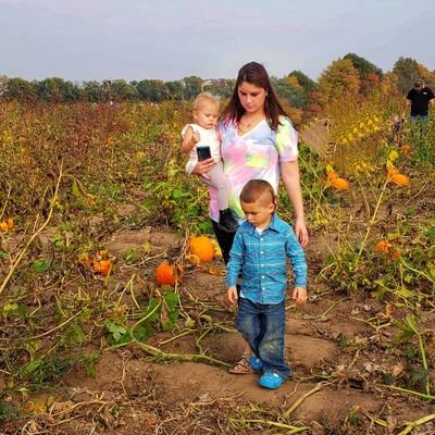 Proud mommy to Aiden Matthew 4-15-17💙and Ashlynn Rose 5-5-19💜