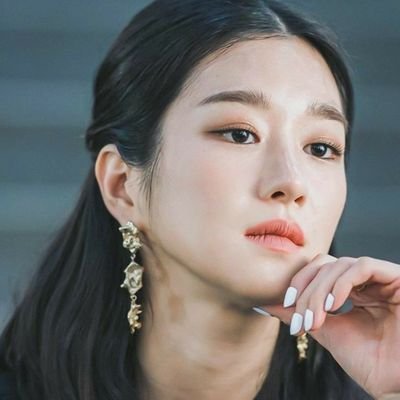 attycourtneyve's profile picture. interact w me, I'm new stan acc in watty.