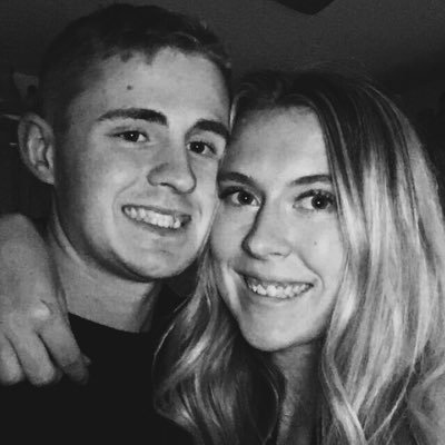 _courtneyfloyd_'s profile picture. 